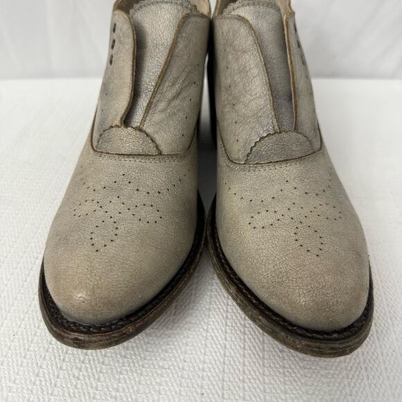 Freebird by Steven Sadie Distressed Ice Gray Ankle Boot Women's Size 8 - Picture 2 of 11